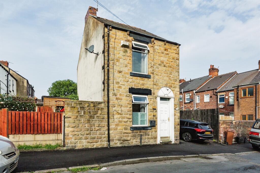 2 bedroom detached house for sale in Dillington Road, Worsbrough Common,  Barnsley, S70