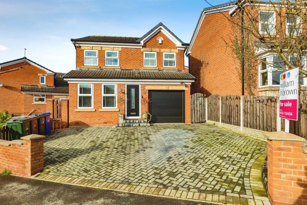 4 bedroom detached house for sale in Water Royd Drive, Dodworth