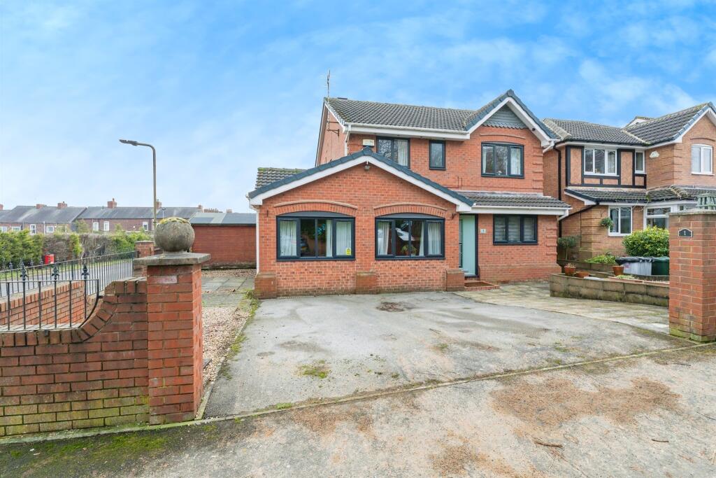 4 bedroom detached house