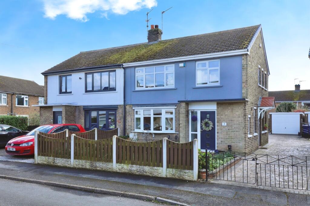 3 bedroom semidetached house for sale in Beech Avenue, Tickhill