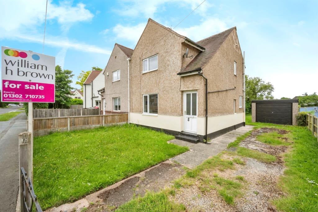 2 bedroom semidetached house for sale in Central Drive, Bawtry