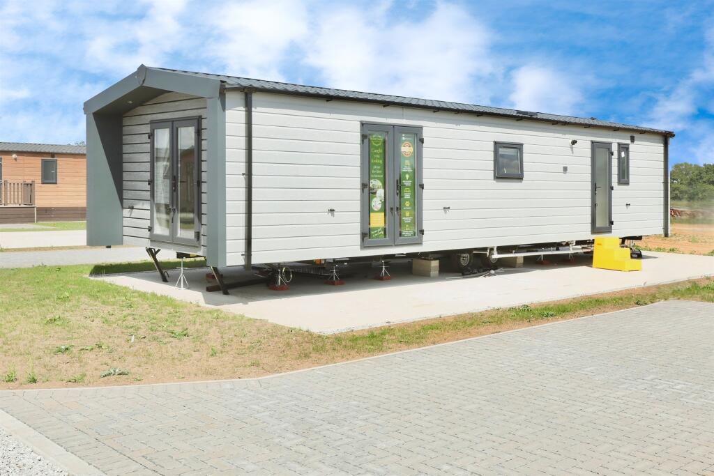 Main image of property: Thorne Road, Austerfield, Doncaster