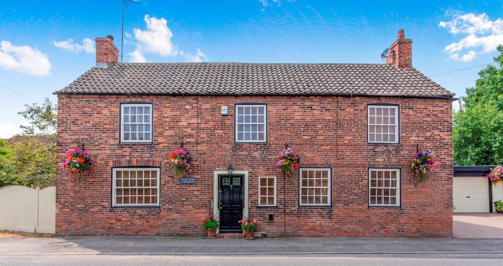 4 bedroom detached house for sale in Spital Road, Blyth, Worksop, S81