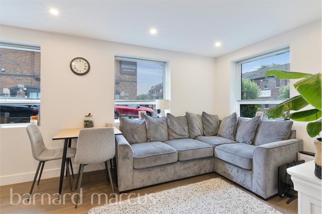 1 bedroom apartment for sale in East Street, Epsom, KT17