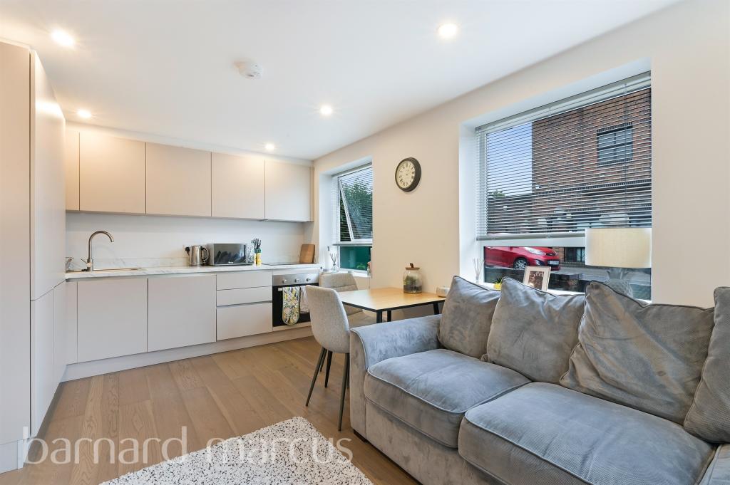 1 bedroom apartment for sale in East Street, Epsom, KT17