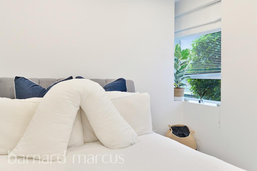 1 bedroom apartment for sale in East Street, Epsom, KT17