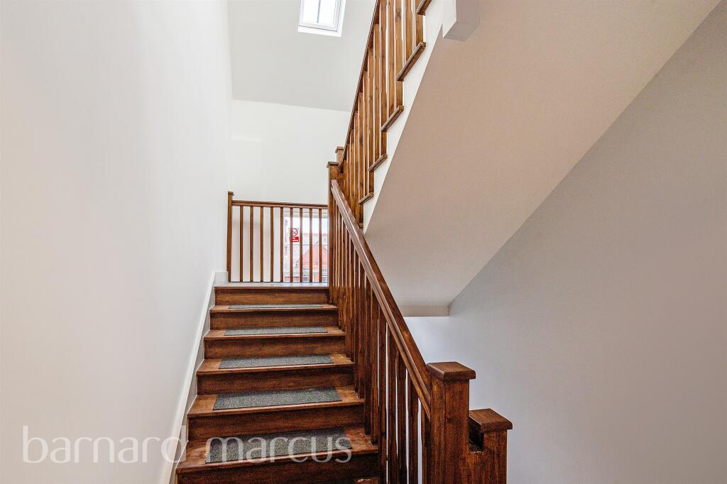 1 bedroom apartment for sale in High Street, Epsom, KT19