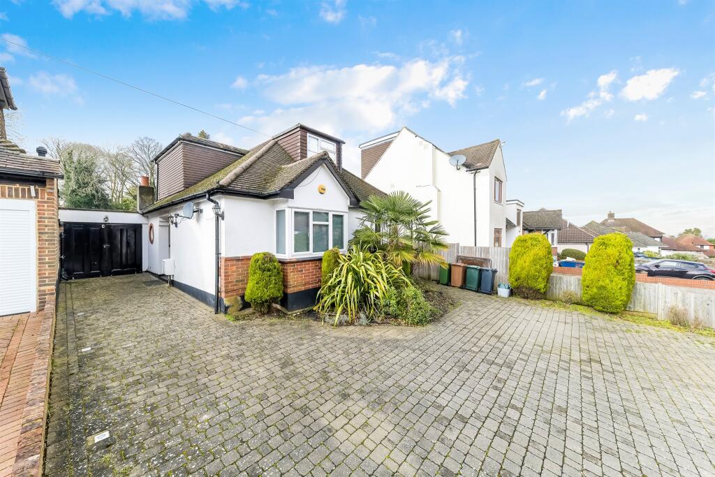 5 bedroom detached bungalow for sale in Hillside, Banstead, SM7
