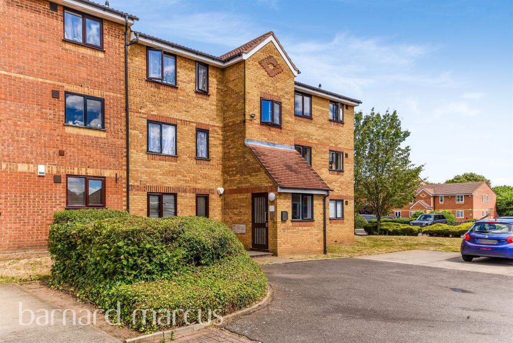 1 bedroom apartment for sale in Redford Close, Feltham, TW13