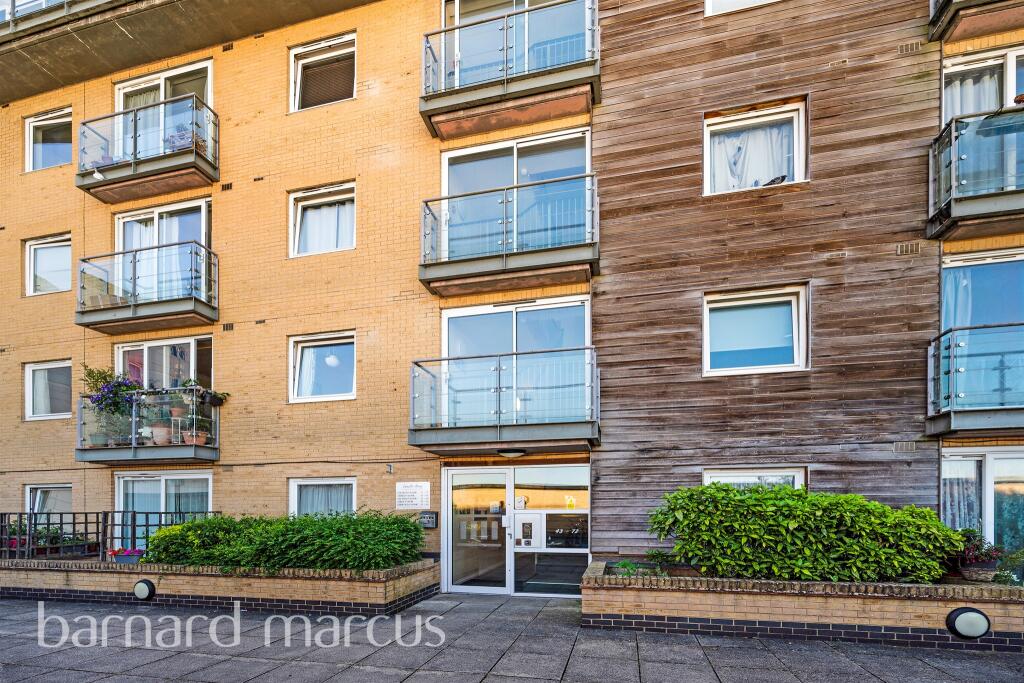 2 bedroom apartment for sale in Tilley Road, Feltham, TW13