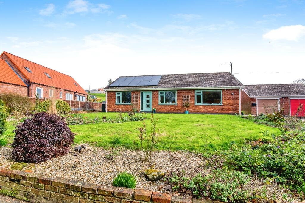 3 bedroom detached bungalow for sale in School Lane, East Keal, Spilsby, PE23