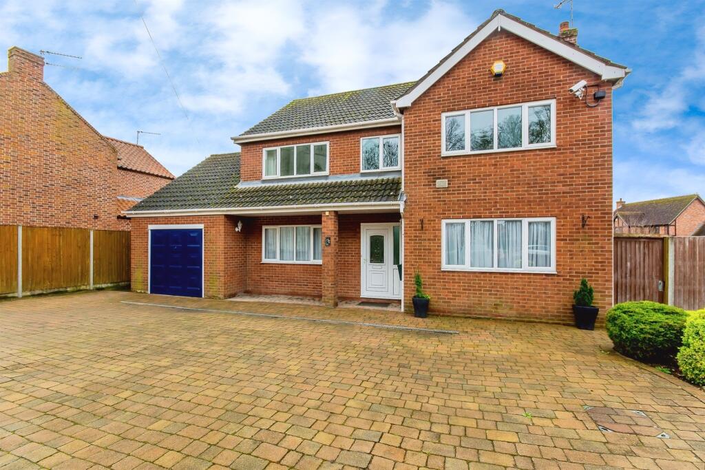 4 bedroom detached house for sale in Willington Road, Kirton, Boston, PE20