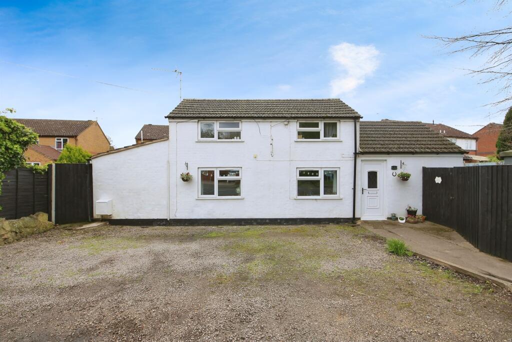 4 bedroom detached house for sale in Tattershall Road, Boston, PE21
