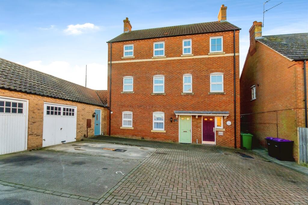 2 bedroom flat for sale in Jessop Court, Kirton, Boston, PE20