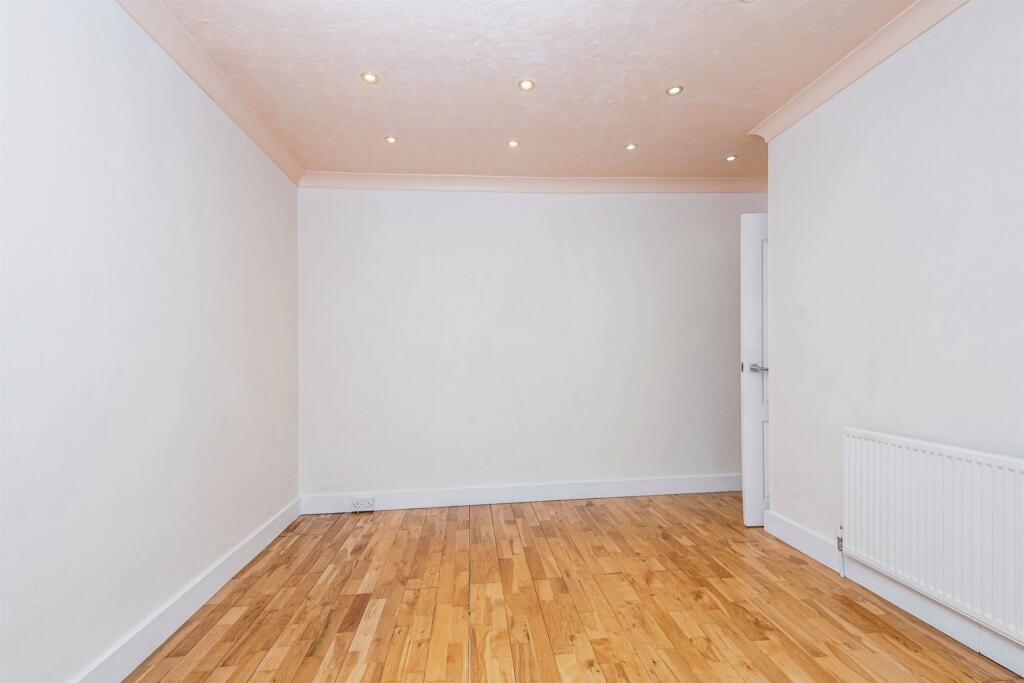 Additional property image - Reevy Drive, Bradford