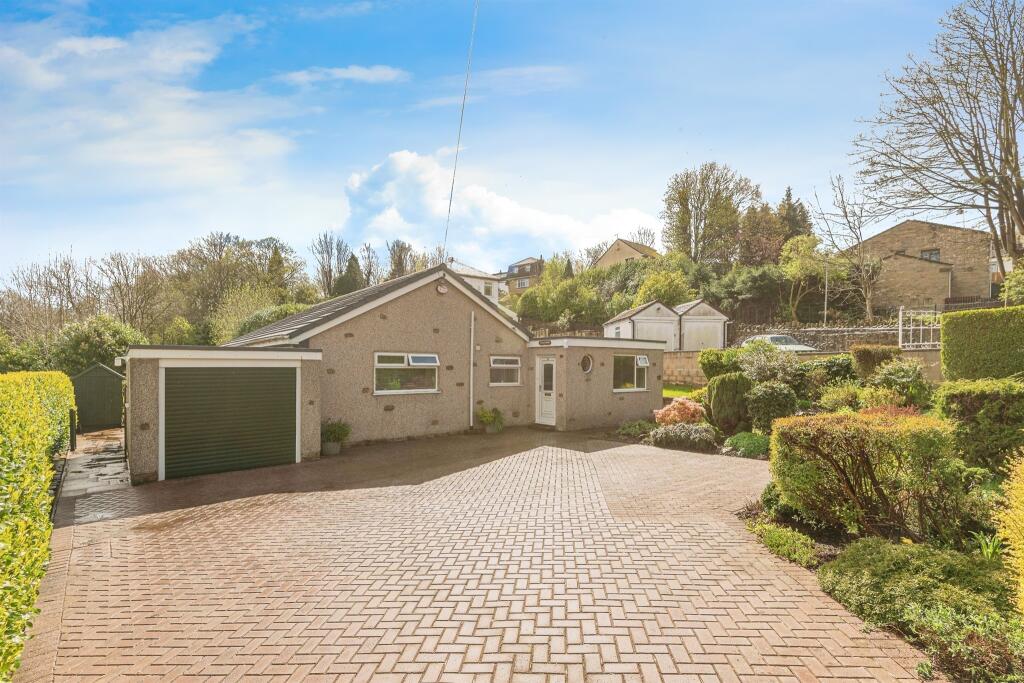 3 bedroom detached bungalow for sale in Brownroyd Hill Road, Bradford, BD6