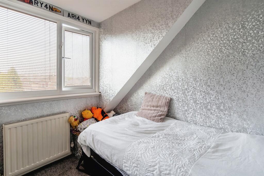 Additional property image - Crescent Walk, Clayton, Bradford