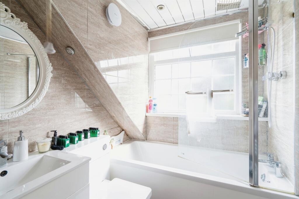 Additional property image - Crescent Walk, Clayton, Bradford