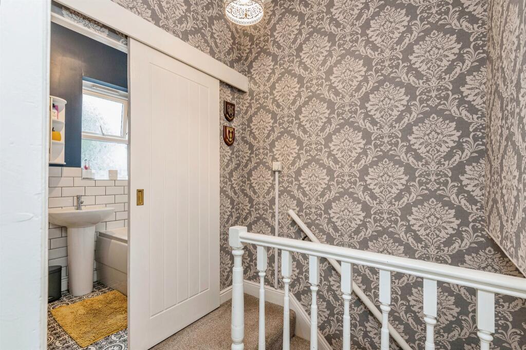 Additional property image - Abb Scott Lane, Low Moor, Bradford