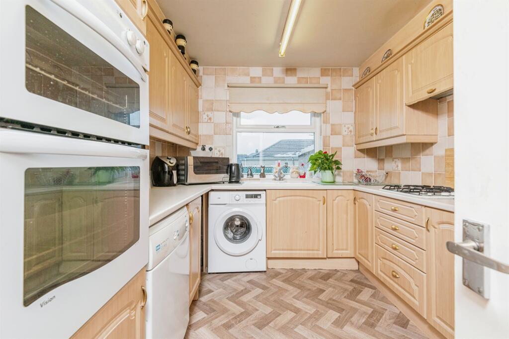 Additional property image - Mostyn Grove, Bradford