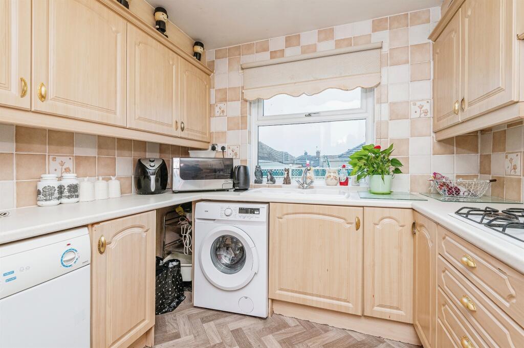 Additional property image - Mostyn Grove, Bradford