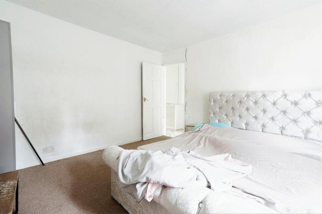 Additional property image - Grey Friar Walk, Bradford