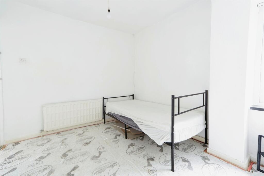 Additional property image - Grey Friar Walk, Bradford