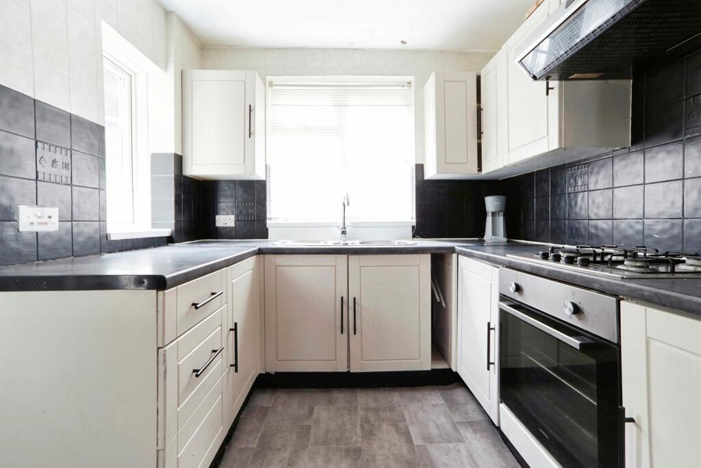 Additional property image - Grey Friar Walk, Bradford