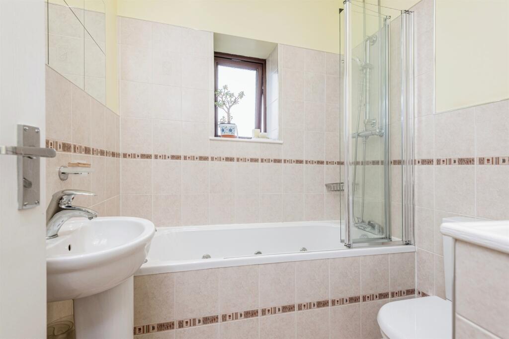 Additional property image - Albion Street, Buttershaw, Bradford