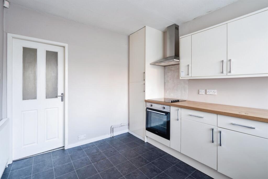 Additional property image - Fairway Close, Bradford