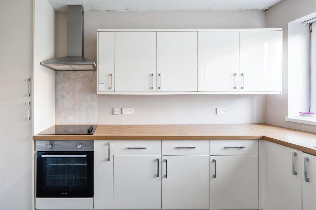 Additional property image - Fairway Close, Bradford