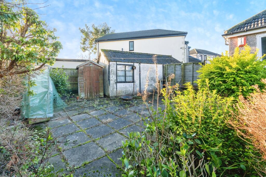 Additional property image - Fairway Close, Bradford
