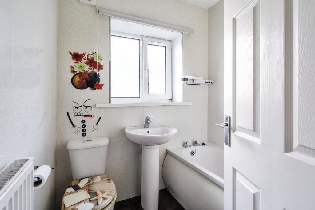 Additional property image - Fairway Close, Bradford