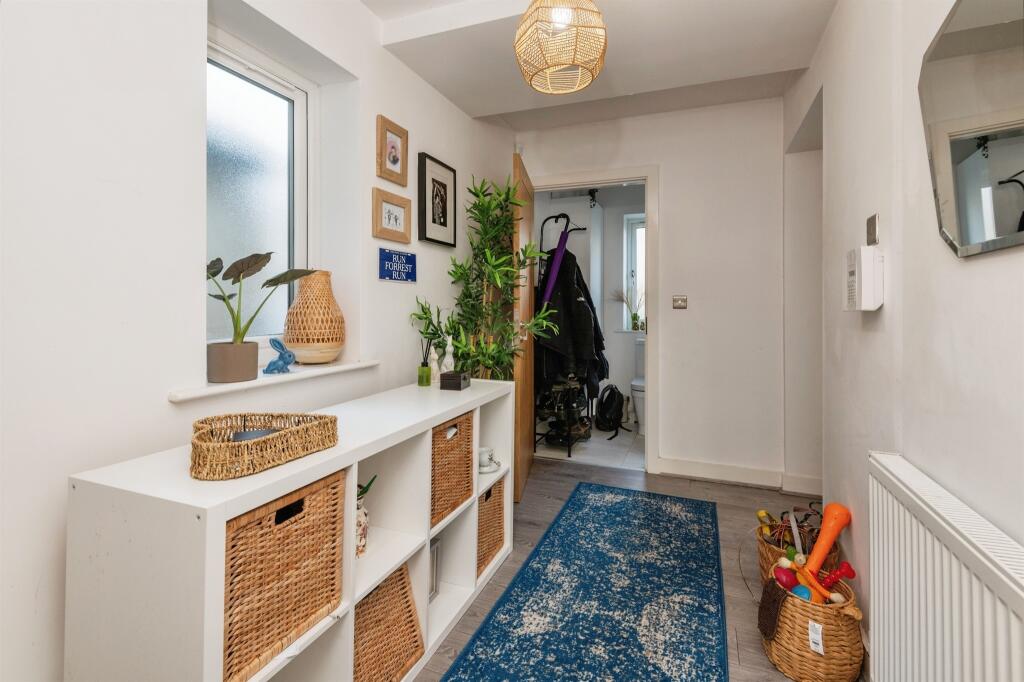 Additional property image - Delf Hill Close, Low Moor, Bradford