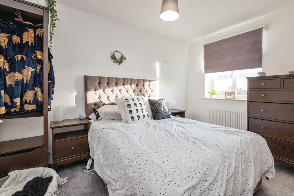 Additional property image - Delf Hill Close, Low Moor, Bradford
