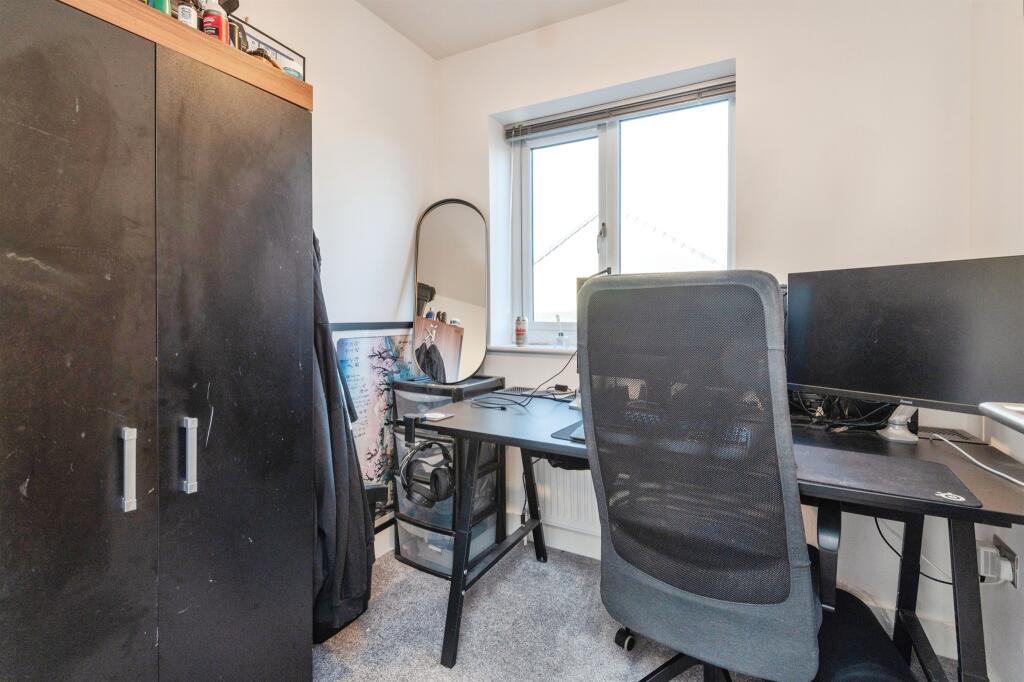 Additional property image - Delf Hill Close, Low Moor, Bradford