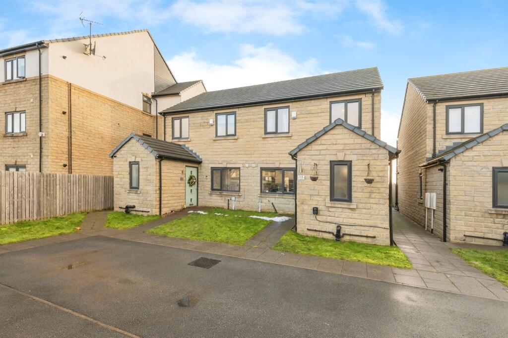 Additional property image - Delf Hill Close, Low Moor, Bradford