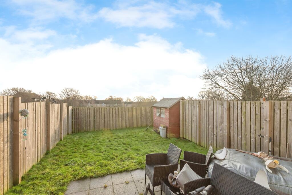 Additional property image - Delf Hill Close, Low Moor, Bradford