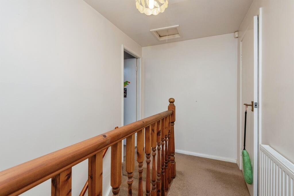 Additional property image - Fairway Drive, Bradford