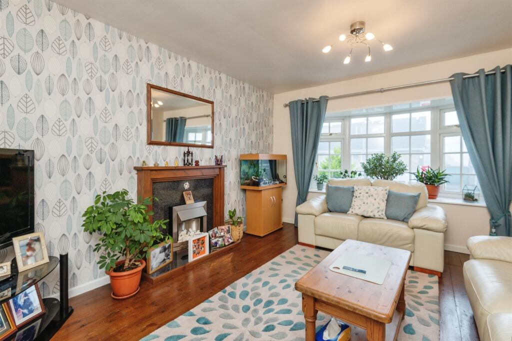 Additional property image - Fairway Drive, Bradford
