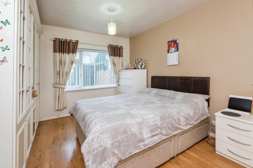 Additional property image - Fairway Drive, Bradford