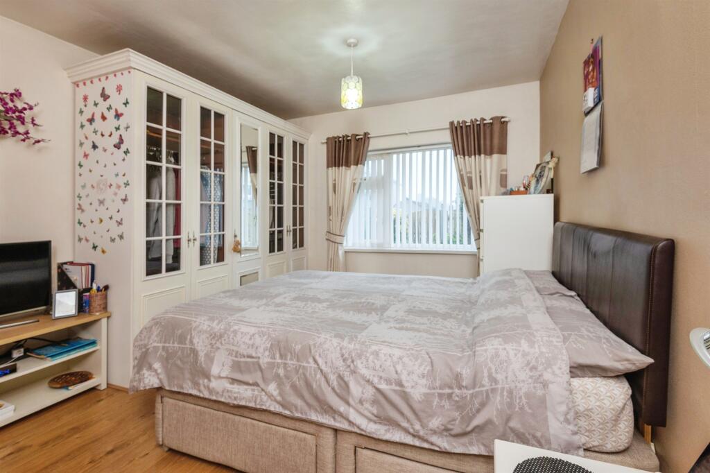 Additional property image - Fairway Drive, Bradford