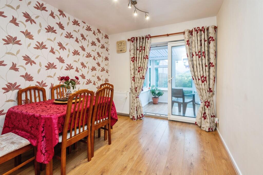 Additional property image - Fairway Drive, Bradford