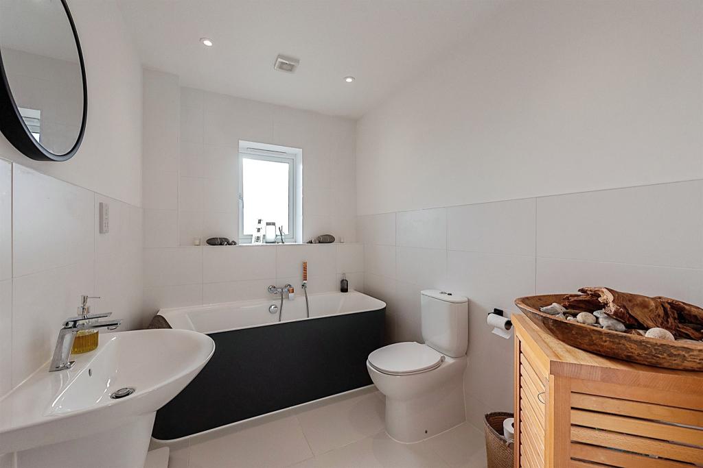 3 bedroom detached bungalow for sale in Scotts Lane, Brookville