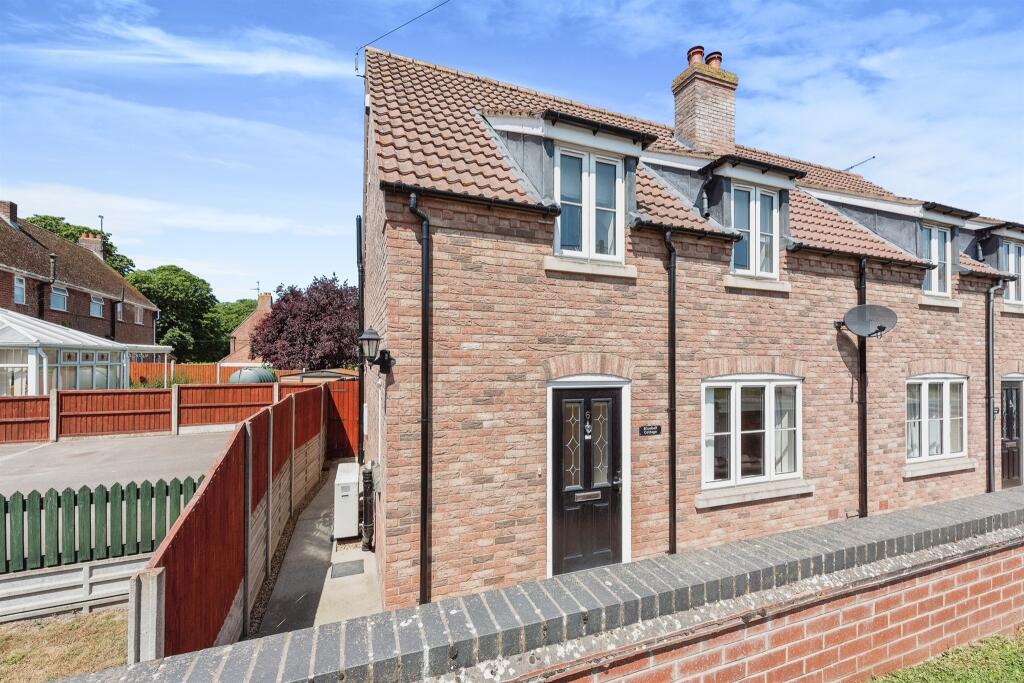 3 bedroom semidetached house for sale in Feltwell Road, Methwold Hythe