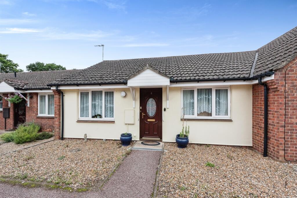 2 bedroom terraced bungalow for sale in The Orchard, Brandon, IP27