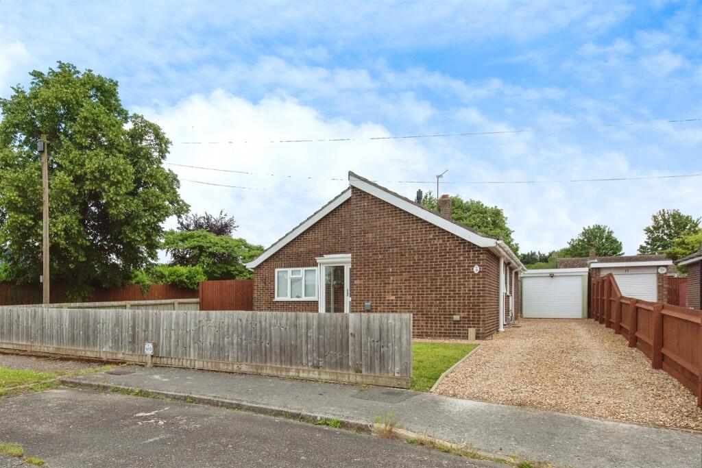 3 bedroom detached bungalow for sale in Broom Road Close, Lakenheath