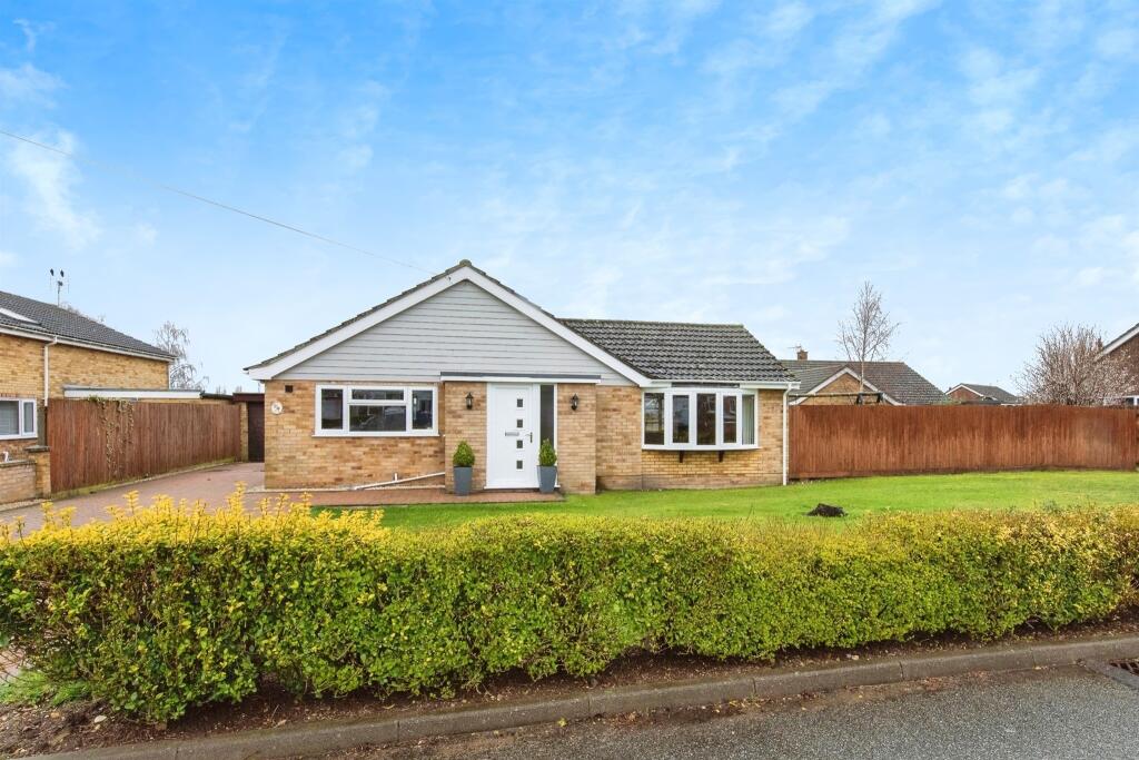 4 bedroom detached bungalow for sale in Highfields, Lakenheath, Brandon