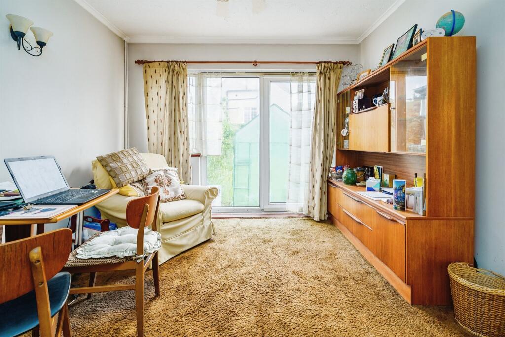 3 bedroom semidetached house for sale in Bell Lane, Broxbourne, EN10