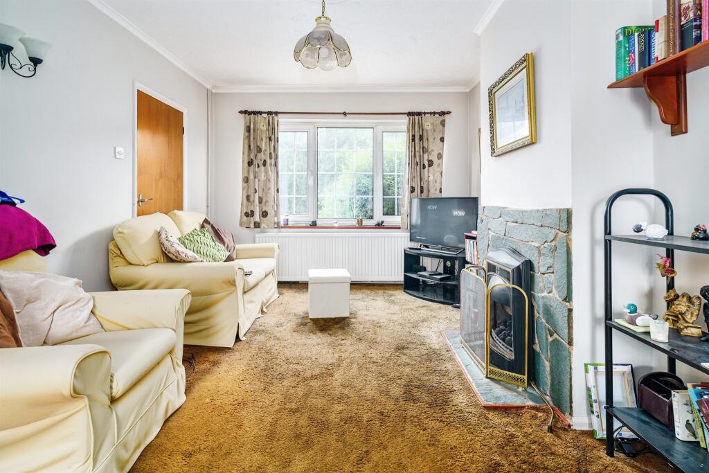 3 bedroom semidetached house for sale in Bell Lane, Broxbourne, EN10